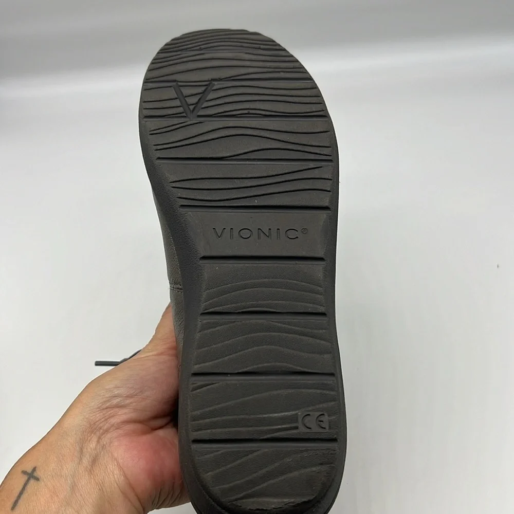 Vionic - Abigail Lace And Zip Up Pewter Metallic Lightweight Leather Sneaker SZ8